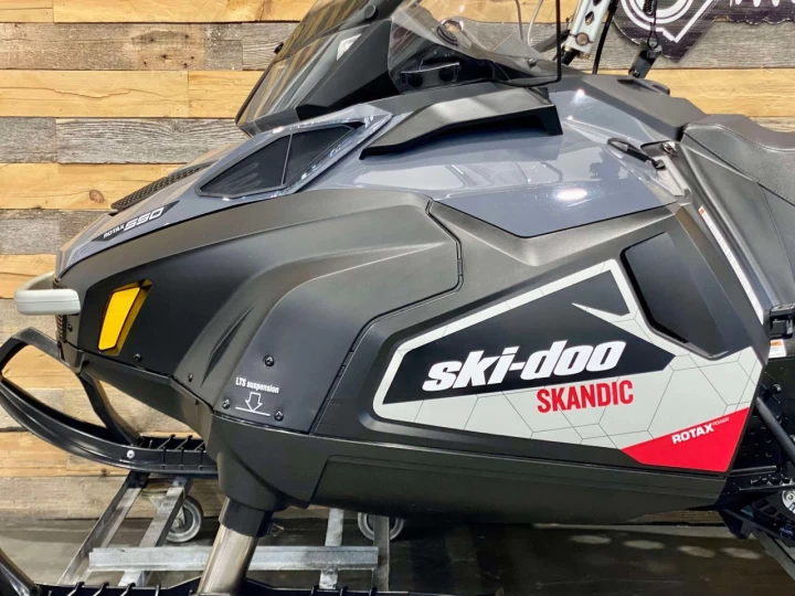 2018 BRP SKI-DOO SKANDIC WT 550 FAN + BANC 2 PLACES + SEULEMENT 1186 KM 