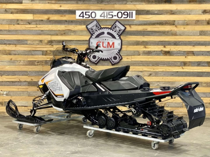 2017 BRP SKI-DOO RENEGADE ADRENALINE / BACKCOUNTRY 850 E-TEC 137'' X 1.75'' 