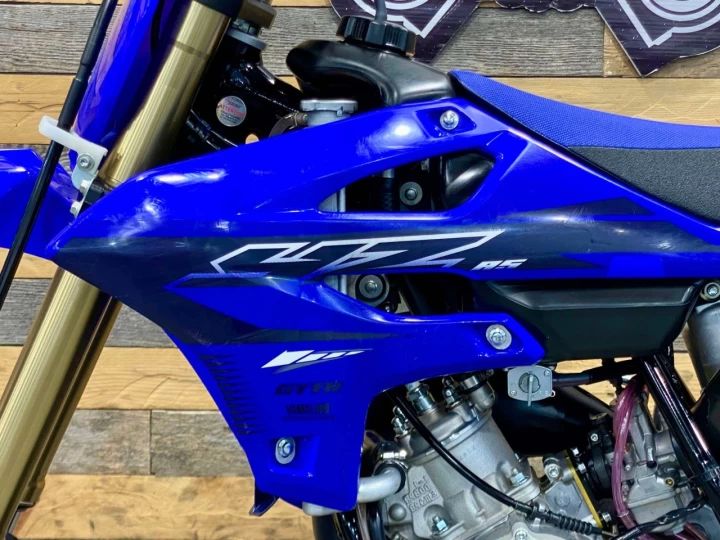 2023 YAMAHA YZ 85 / MX - MOTOCROSS / 2 TEMPS / SEULEMENT 9 HEURES 