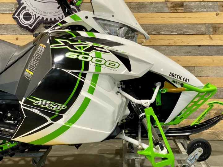 2015 ARCTIC CAT XF 6000 LIMITED SNO-PRO 137'' + FOX FLOAT 3 + ROLLERSKI + 7354 KM 