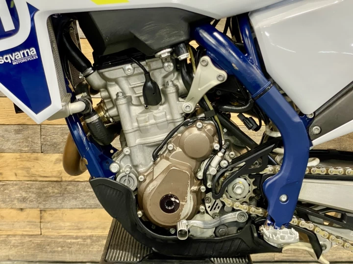 2022 HUSQVARNA FC 250 EFI MX - MOTOCROSS + 136 HR + 4 TEMPS 