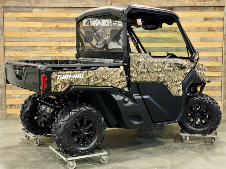 2023 BRP CAN-AM DEFENDER XT HD9 CAMO + DPS + 4x4 + 3 PASSAGERS + 2135 km 