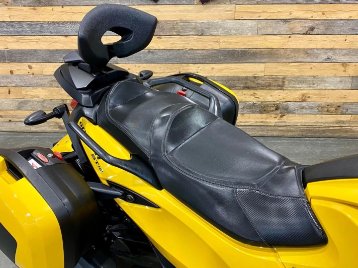 2013 BRP CAN-AM SPYDER ST-S / SE-5 (SEMI-AUTOMATIQUE) / 49232 KM 