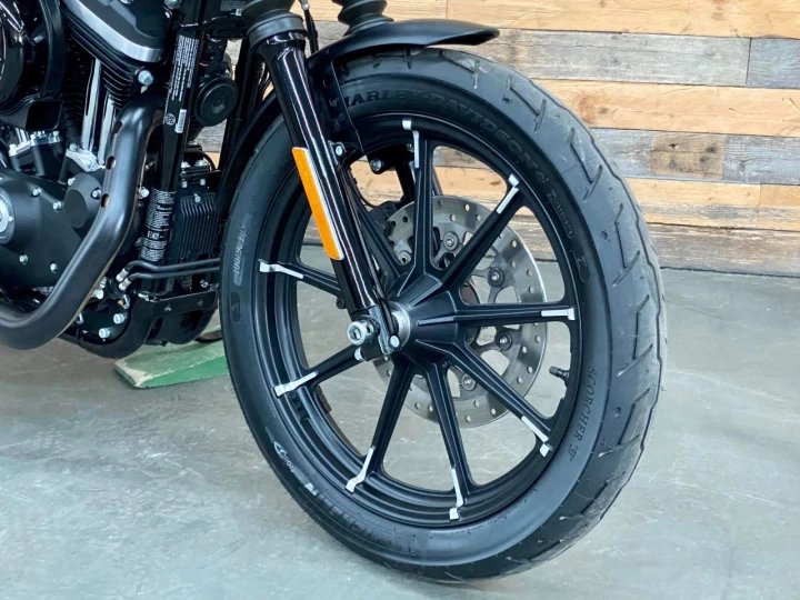 2021 HARLEY DAVIDSON SPORTSTER XL 883 EDITION SPÉCIALE IRON / SEULEMENT 5110 KM 