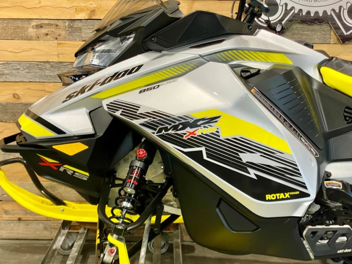 2018 BRP SKI-DOO MXZ X-RS 850 E-TEC 129'' / REV GEN4 / A1 