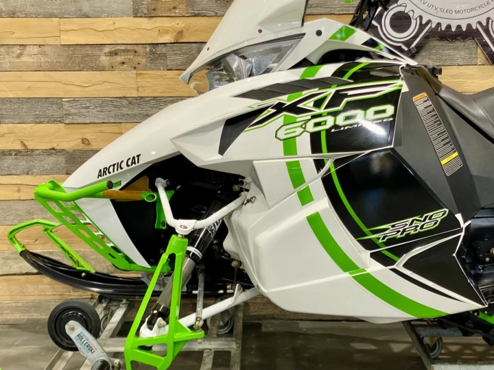 2015 ARCTIC CAT XF 6000 LIMITED SNO-PRO 137'' + FOX FLOAT 3 + ROLLERSKI + 7354 KM 