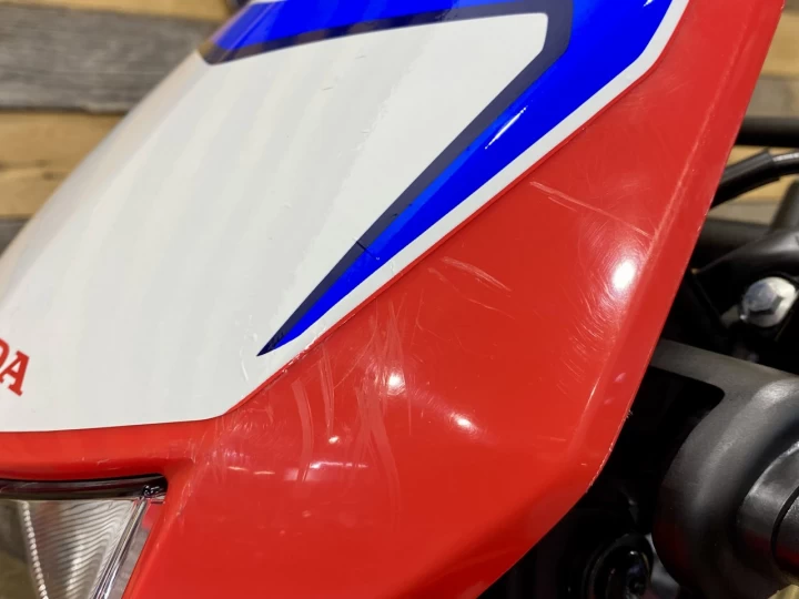 2022 HONDA CRF 300L AVEC SEULEMENT 372 KM / LEGALE SUR LA ROUTE 