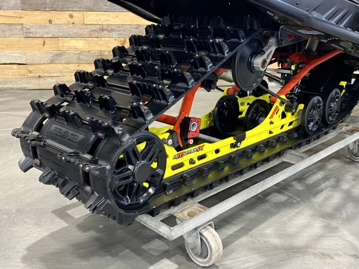 2022 BRP SKI-DOO RENEGADE x 850 E-TEC 137’’ + REV GEN4 + RAX X + 7596 KM 