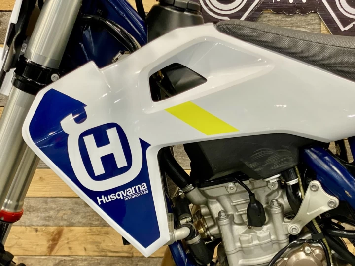 2022 HUSQVARNA FC 250 EFI MX - MOTOCROSS + 136 HR + 4 TEMPS 