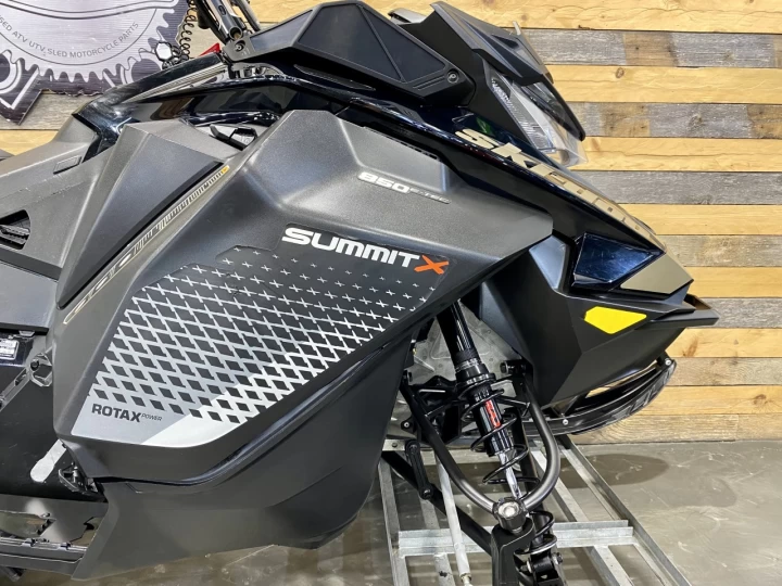 2019 BRP SKI-DOO SUMMIT X 850 E-TEC SHOT 154 X 3 REV GEN4 