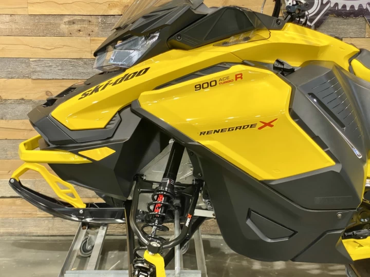 2023 BRP SKI-DOO RENEGADE X 900 ACE TURBO ‘R’ 180 hp 137’’ + RAS X + REV GEN4 