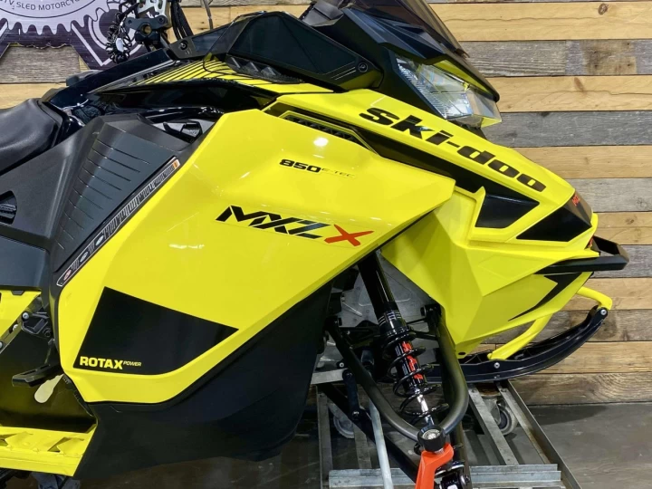 2020 BRP SKI-DOO MXZ-X 850 E-TEC 129'' / REV GEN4 / CONDITION A1 