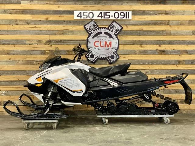 BRP SKI-DOO RENEGADE ADRENALINE / BACKCOUNTRY 850 E-TEC 137'' X 1.75''  2017