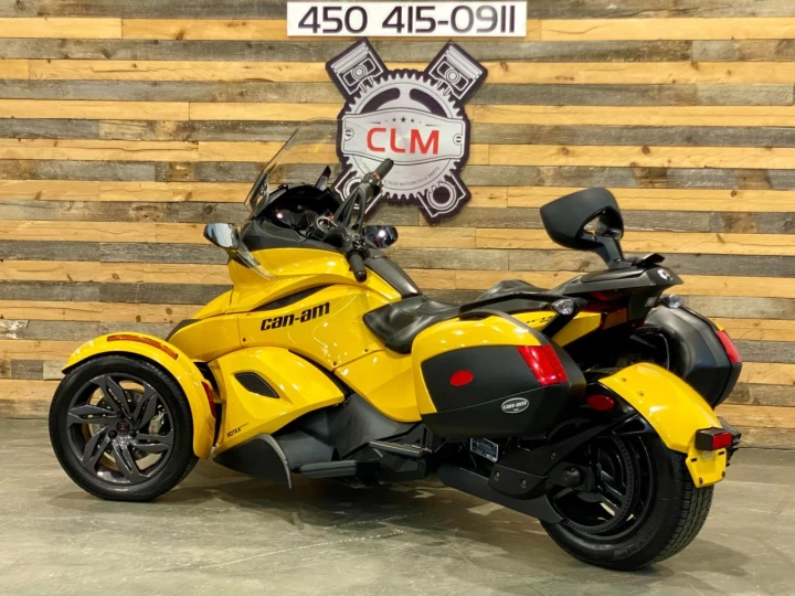 2013 BRP CAN-AM SPYDER ST-S / SE-5 (SEMI-AUTOMATIQUE) / 49232 KM 