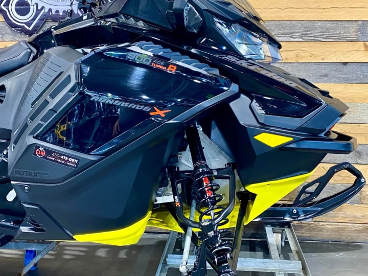 2023 BRP SKI-DOO RENEGADE X 900 ACE TURBO ''R'' 180 H.P / REV GEN4 / RAS X / 137'' 