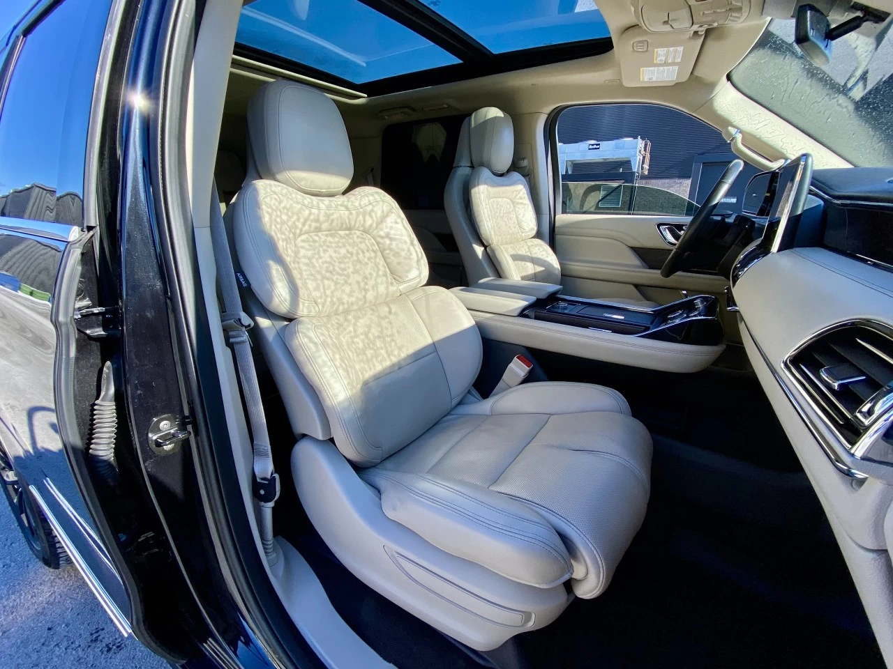 2021 LINCOLN NAVIGATOR EDITION RESERVE + MAGS 22'' + 7 PASSAGERS + TOUTE ÉQUIPÉE  Main Image