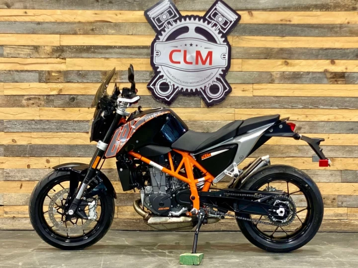 2014 KTM DUKE 690 ABS / SEULEMENT 10383 KM / CONDITION A1 