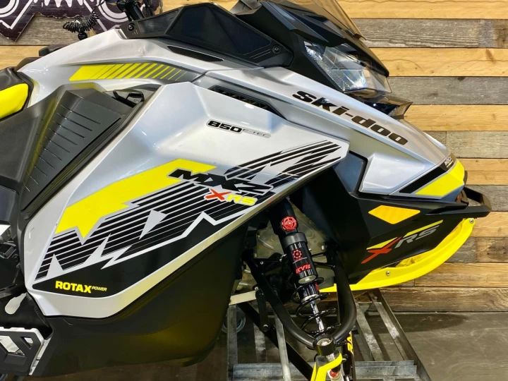 2018 BRP SKI-DOO MXZ X-RS 850 E-TEC 129'' / REV GEN4 / A1 