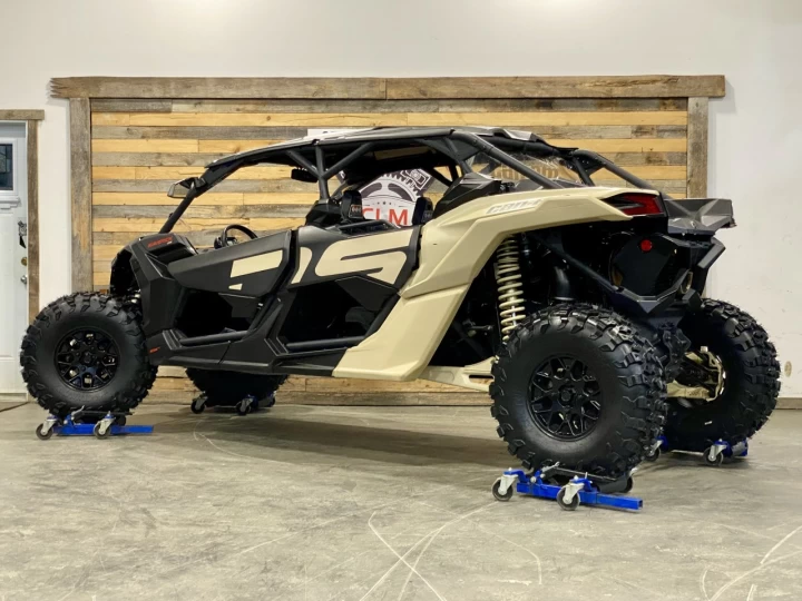 2022 BRP CAN-AM MAVERICK MAX X3 DS TURBO RR 200 H.P + D.P.S +4X4 + 4 PASSAGERS + 64'' 