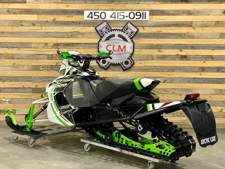 2015 ARCTIC CAT XF 6000 LIMITED SNO-PRO 137'' + FOX FLOAT 3 + ROLLERSKI + 7354 KM 