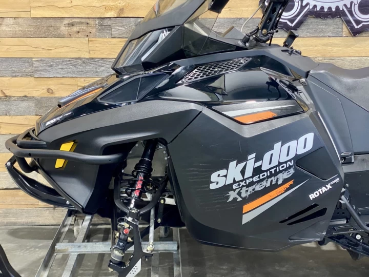 2016 BRP SKI-DOO EXPÉDITION XTREME 800 E-TEC 154'' X 20'' + PARE CHOC HD + COFFRE 